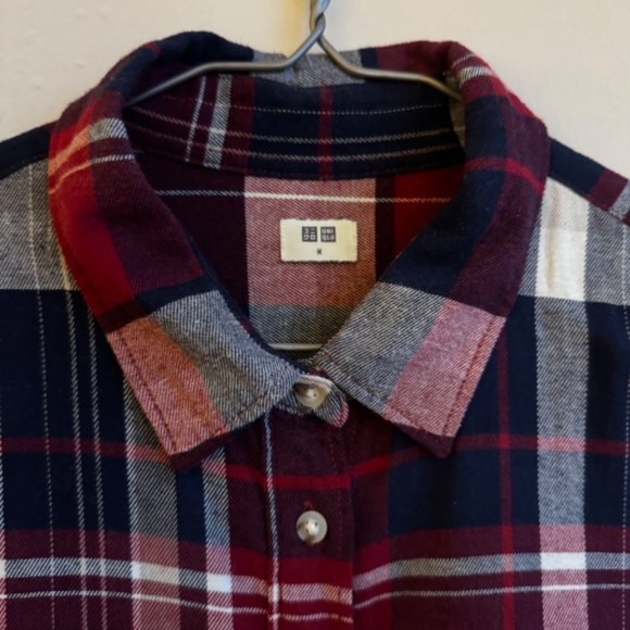 UNIQLO Grey Flannel Button Up - Picture 3 of 6